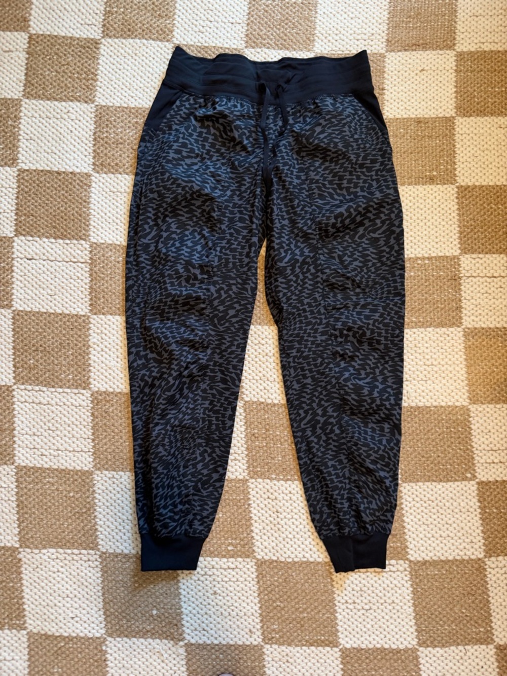 Lululemon dance studio jogger